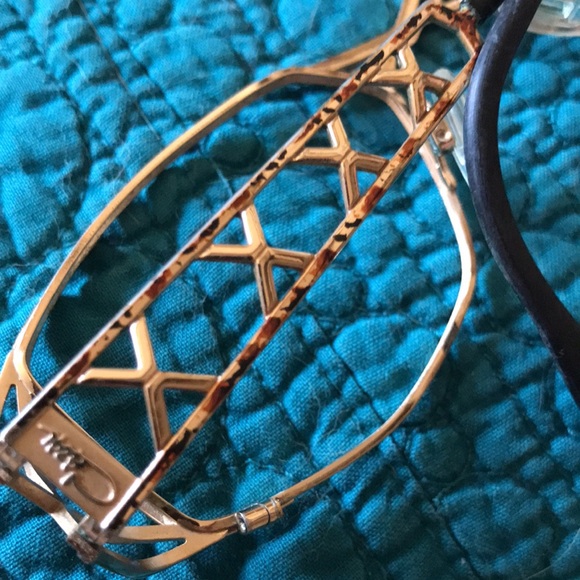 Vintage Cazal in gold with bronzy spattering. Very flattering and elegant. Deco! - Picture 8 of 8